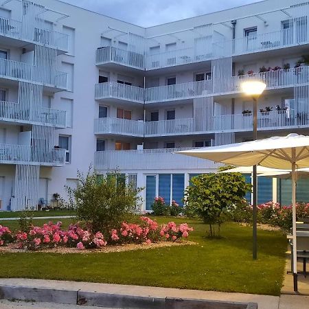 Domitys Les Pagelles Aparthotel Toulouse Bagian luar foto